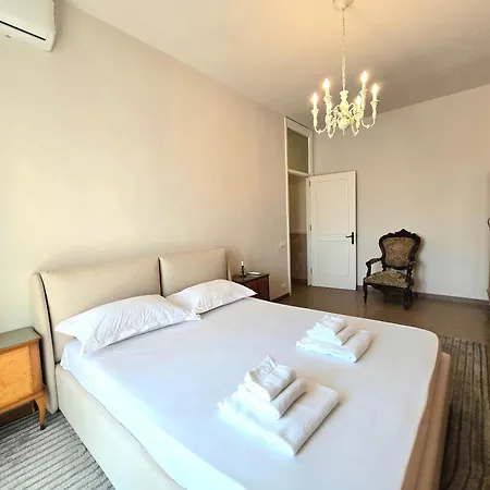 Beachside Flat *