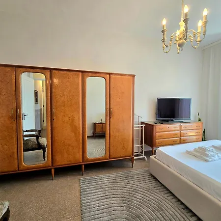 Beachside Flat Bari