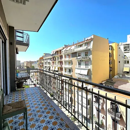 Beachside Flat Bari